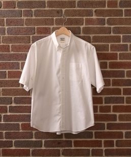 SHIPS: AUTHENTIC �s���I�b�N�X �{�^���_�E�� �V���[�g�X���[�u �V���c