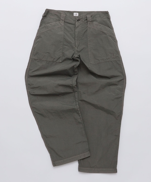 C.P.COMPANY: FLATT NYLON LOOSE PANTS｜ SHIPS 公式サイト