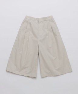 AMOMENTO: TWO TUCK WIDE SHORTS