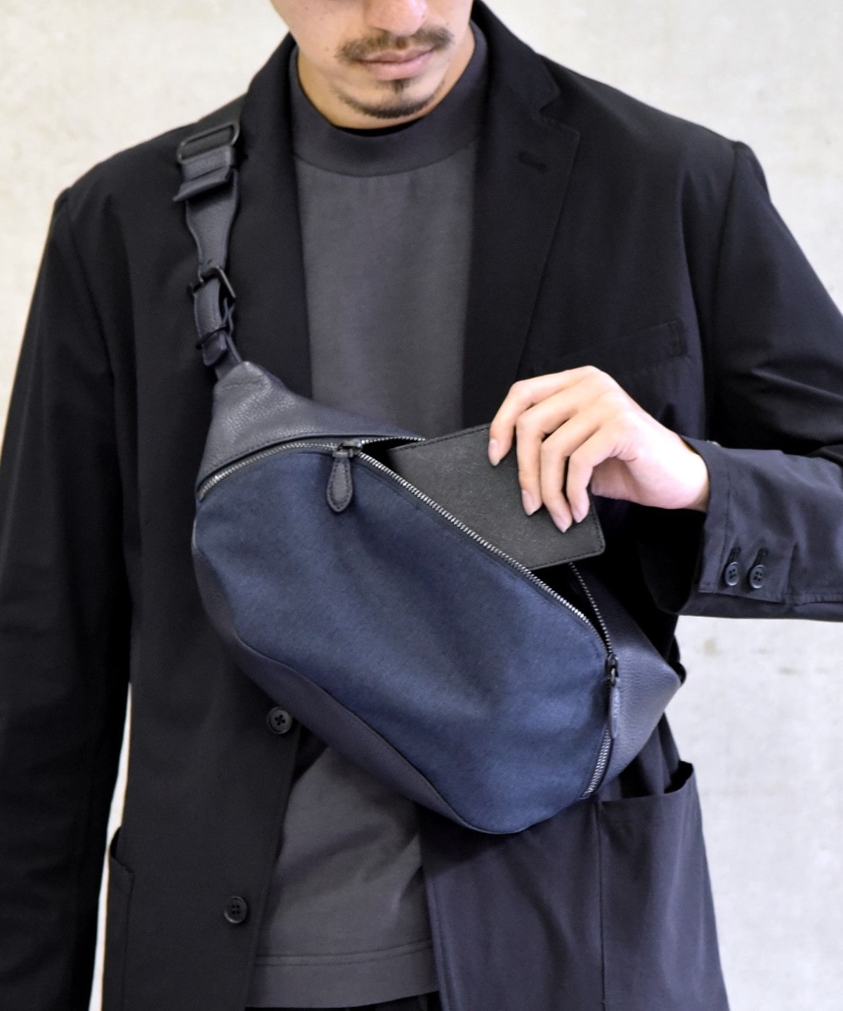 Ships シュリンクレザー ファブリック コンビ ウエスト バッグ ボディバッグ バッグ Ships 公式サイト 株式会社シップス