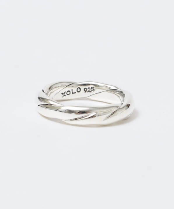 XOLO: Single Twist Ring