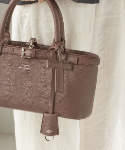 �s�\��t�yWEB����zGeorge Cinq:�C�j�V���� �`���[���i�u���E���j