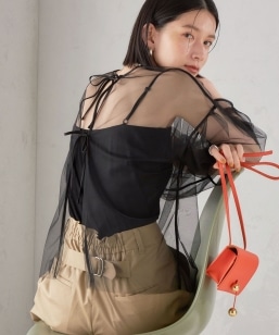 q􂢉\r\tg `[  {[ 2WAY uEX