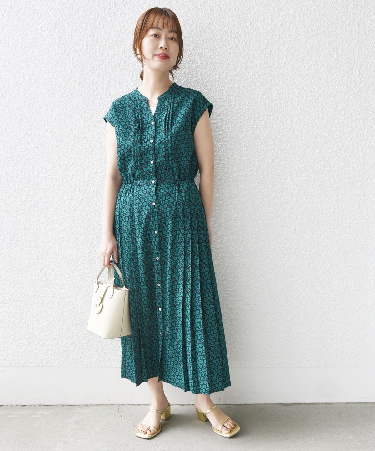洗濯機可能〉ドット 花柄 サイド プリーツ フレンチスリーブ 