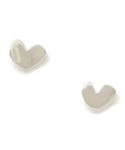 AGMES: SCULPTED HEART STUDS