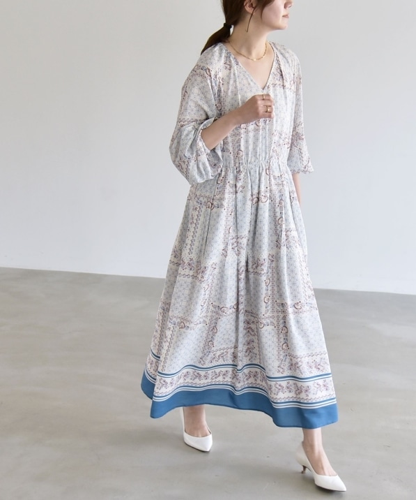 予約》quaranciel:〈洗濯機可能〉フラワー スカーフ プリント Vネック