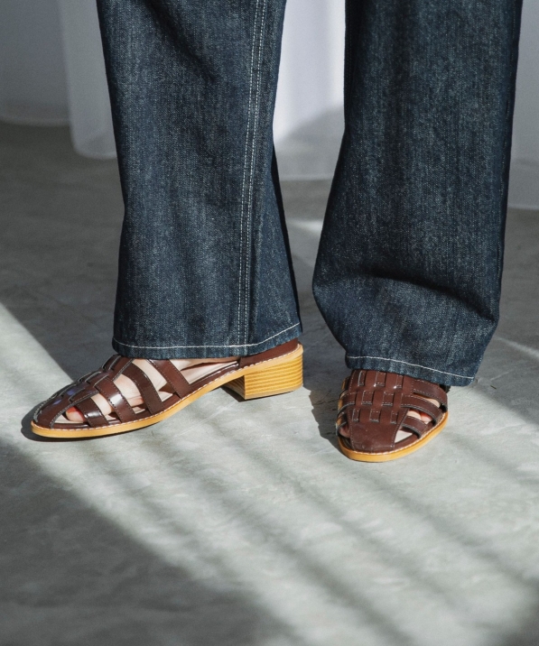 予約》quaranciel: ヒール グルカ サンダル｜ SHIPS 公式サイト