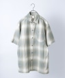 Cal Top: オンブレ チェック 半袖 レギュラーカラー シャツ ライトグレー
