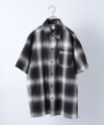 Cal Top: オンブレ チェック 半袖 レギュラーカラー シャツ ブラック