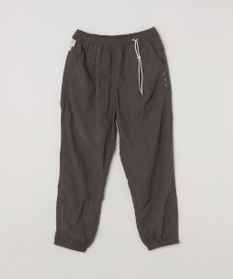 ���R��: �i�C���� �n�[�x�X�g �g���[�i�[ �p���c