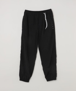 ���R��: �i�C���� �n�[�x�X�g �g���[�i�[ �p���c