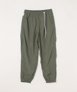 ���R��: �i�C���� �n�[�x�X�g �g���[�i�[ �p���c