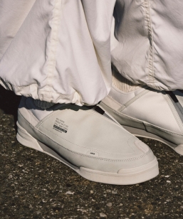 MOON STAR 810S: VERSAL �X�j�[�J�[��