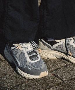 MOONSTAR 810S: TRASDEN �X�j�[�J�[��