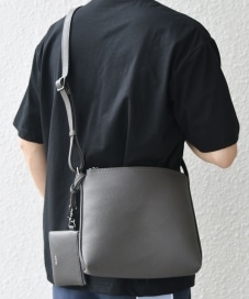 ★美品★A.D.M.J グレー レザー パスケース・保存袋付き ショルダーバッグ ADMJ ショルダーバッグ グレー レザー パスケース レディースバッグ