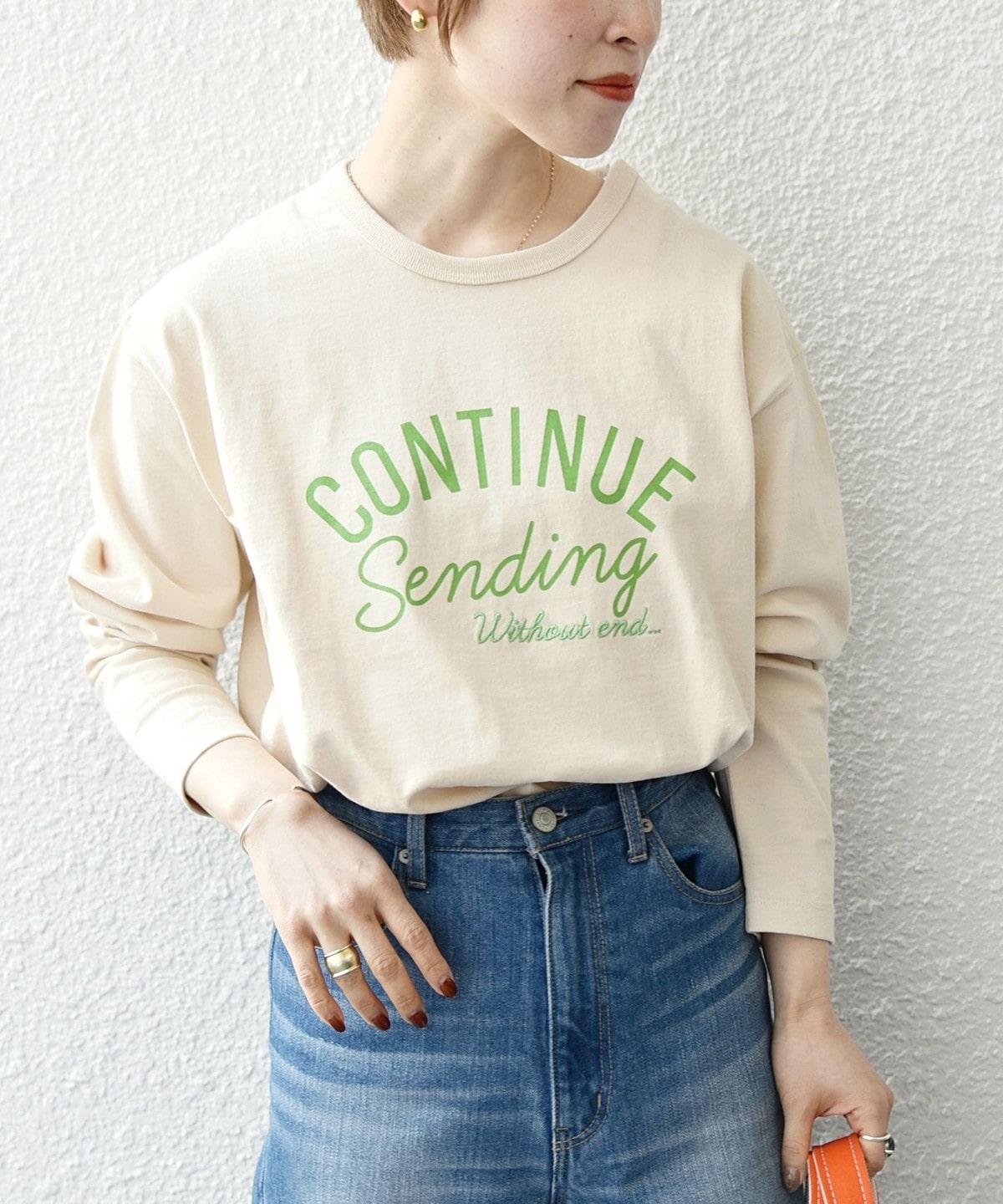 【SHIPS any別注】THE KNiTS: CONTINUE ロゴ プリント ＆ 刺繍 ロング スリーブTEE ベージュ