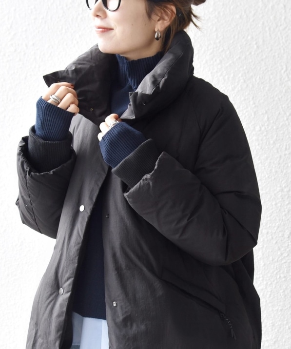 予約》SHIPS any: ナイロン スタンドカラー ダウン コクーン