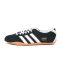 adidas: �g�[�L���[ W �X�j�[�J�[