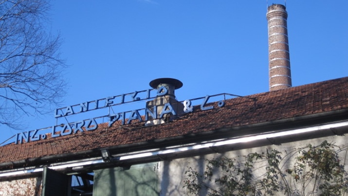 V܍n[J[ALoro Piana{ЂK