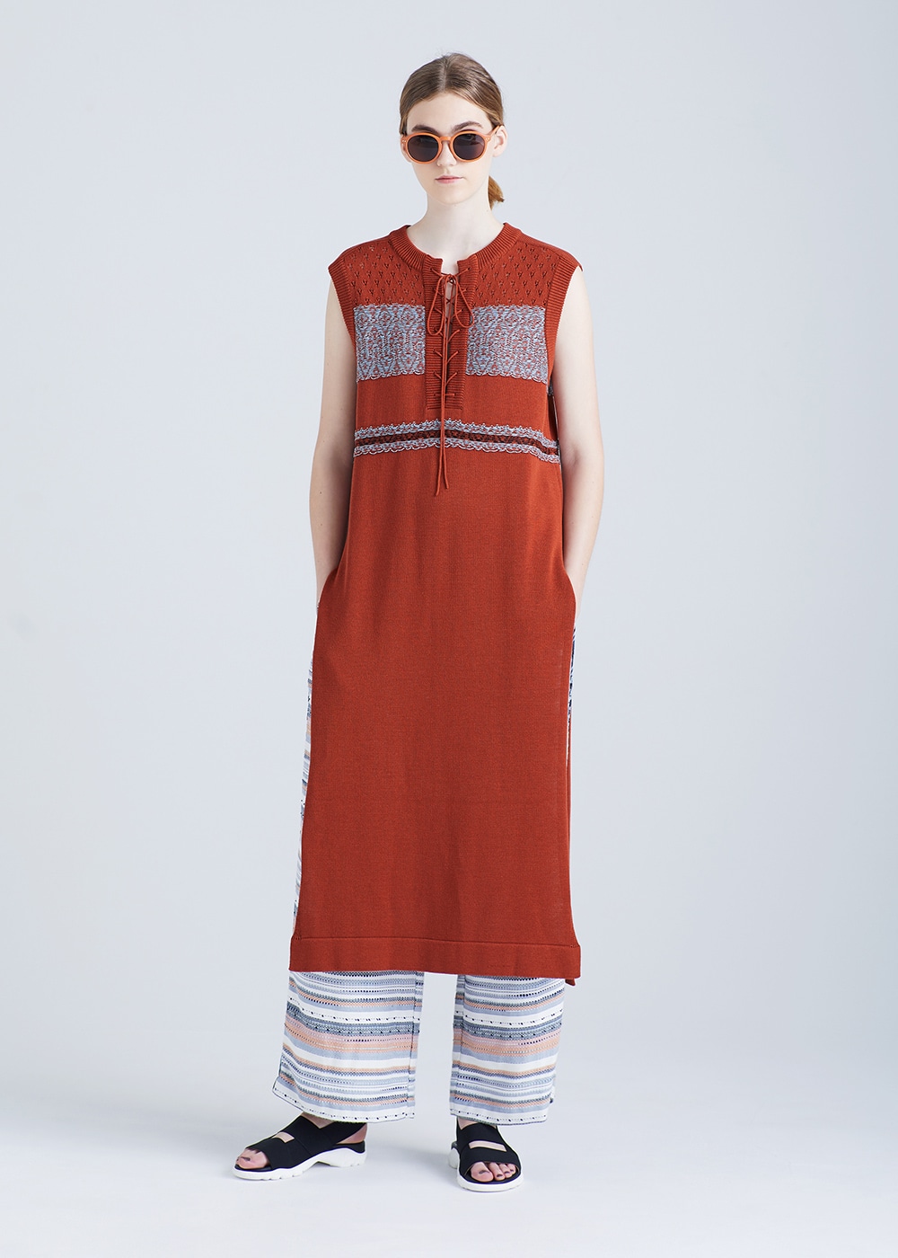 �؍��e�ۗ��s�̓m���X�g���X��