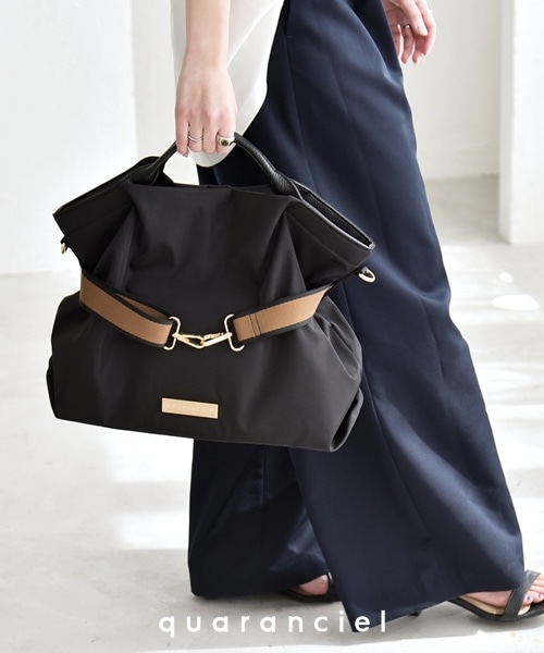 �����ڂ��ׂ��A��l�̏�i�o�b�O